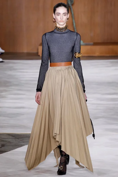 Look 3